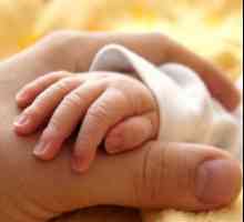 Как да се намали вашите нокти при новородено?