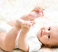 Как да промените пелена и често новородено дете?