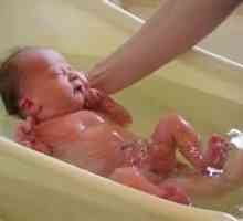 Как да се отмие новороденото?