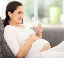 Възможно ли е за бременни жени, за да пият сода?