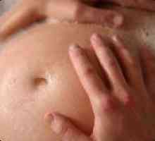 Възможно ли е за бременни жени да се изкъпе?