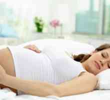 Оптимално поза за спане бременна