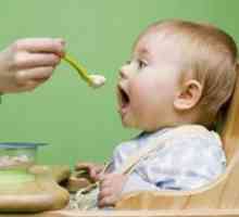 Първите твърди храни на дете
