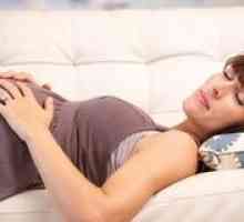 Защо бременните жени не могат да спят по гръб?