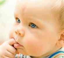 Защо бебета и по-големи деца смучат палците?