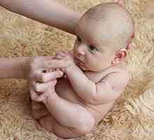 Едно дете под една година: масаж за бебета