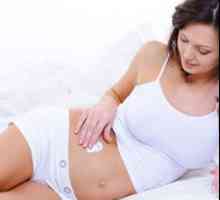Грижи за кожата по време на бременност и как да се справят с стрии
