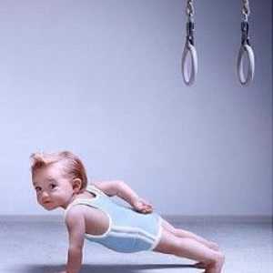 Гимнастика за деца от 6 месеца до една година