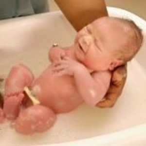 Колко често да се къпе новородено?