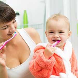 Как да се почисти зъбите на детето си