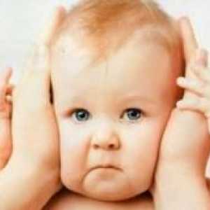 Как да се определи, че ушите на детето нарани?