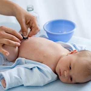 Как правилно да се грижим за пъпчето на новороденото?