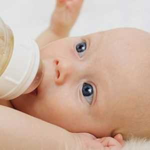 При деца може да се прилага вода, на гърдата и бутилка хранени