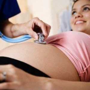 Първият радостта от майчинството - фетална движение по време на бременност (първа, втора и трета)