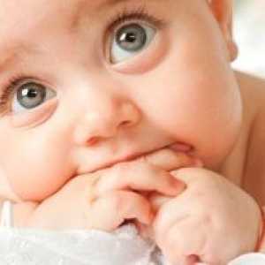 Бодлива топлина при новороденото: основни причини и лечение
