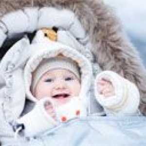 Как да се ходи с бебето през зимата
