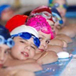 Уроци по плуване за деца