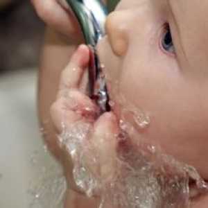 Вода за бебета - това винаги е необходимо?